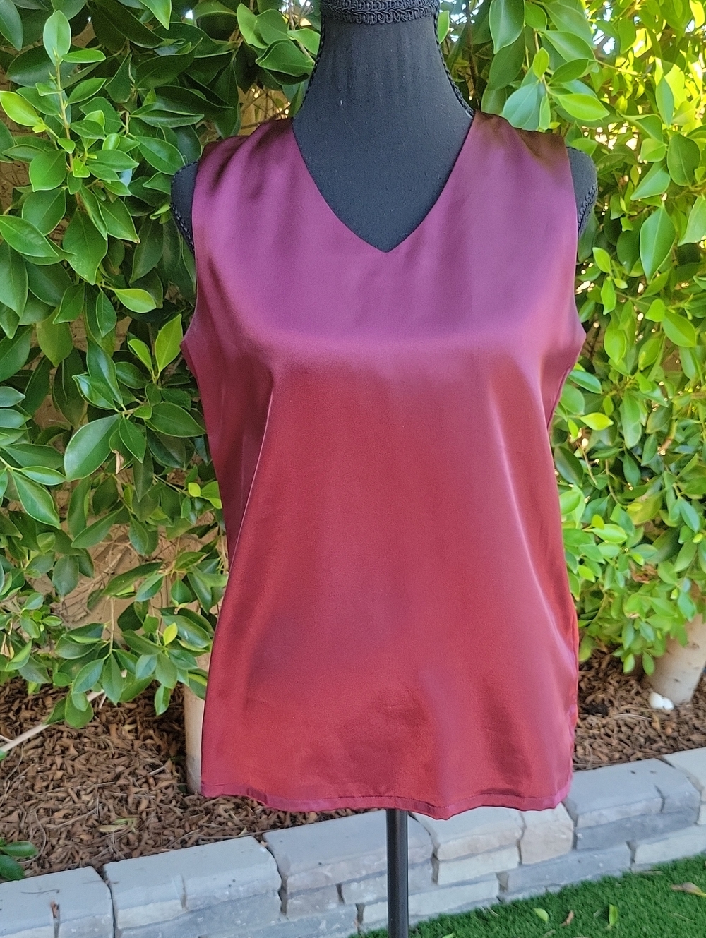Worthington Satin V-Neck Camisole in Burgundy/Wine S